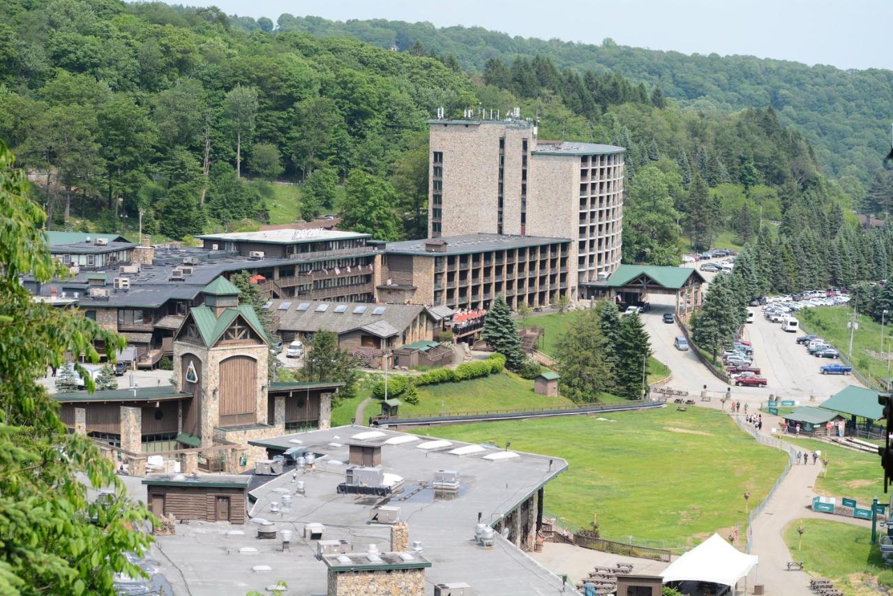 Slopeside Hotel By Seven Springs Resort Champion Exterior photo