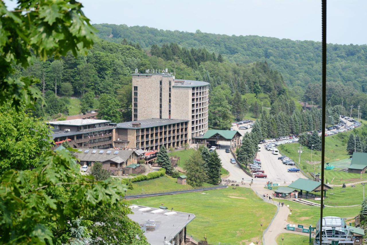 Slopeside Hotel By Seven Springs Resort Champion Exterior photo