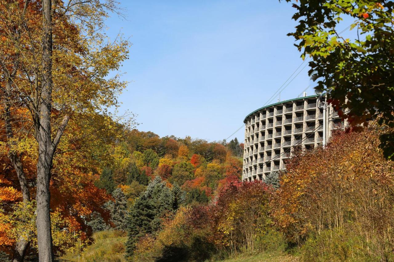 Slopeside Hotel By Seven Springs Resort Champion Exterior photo