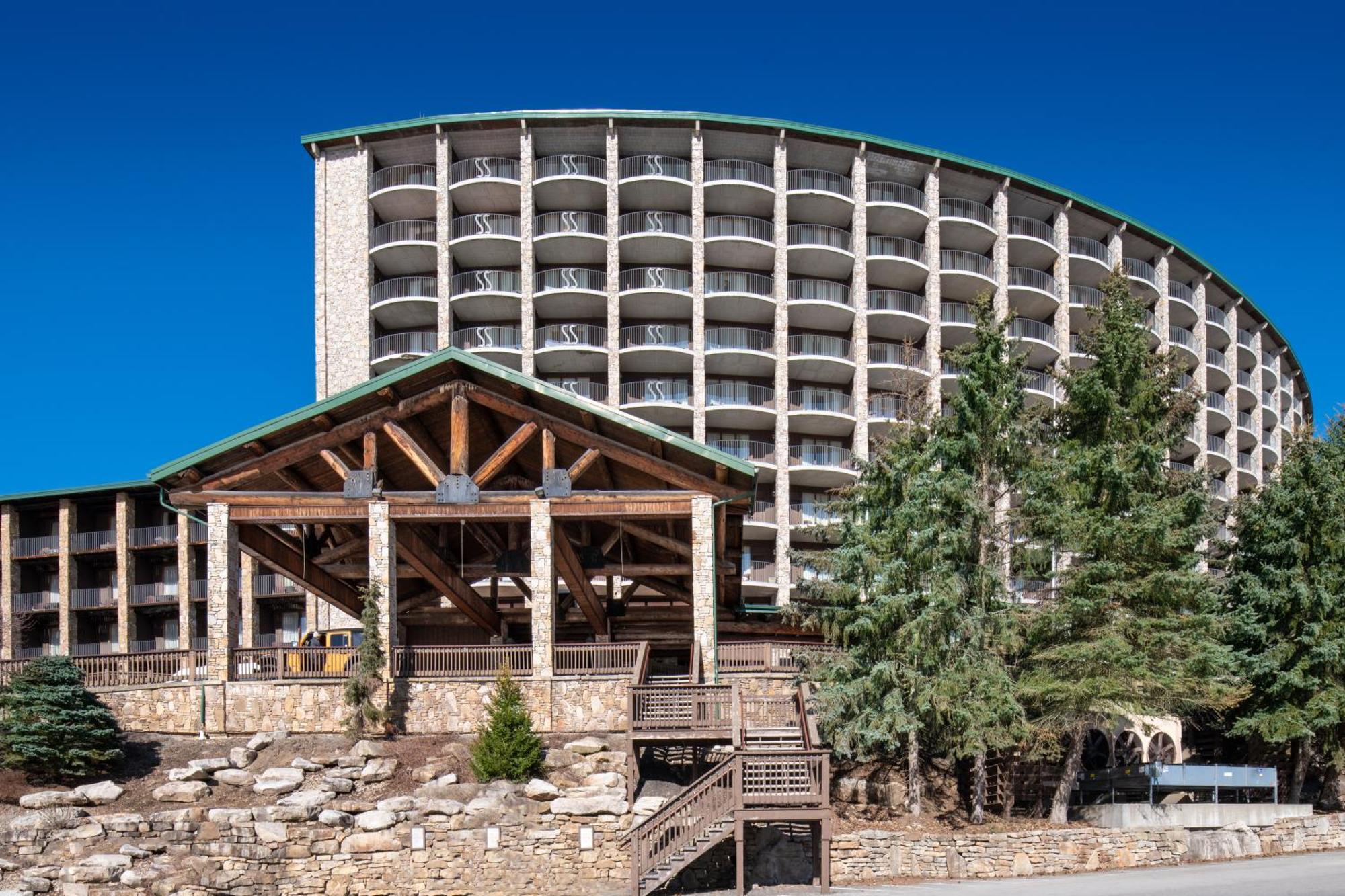 Slopeside Hotel By Seven Springs Resort Champion Exterior photo